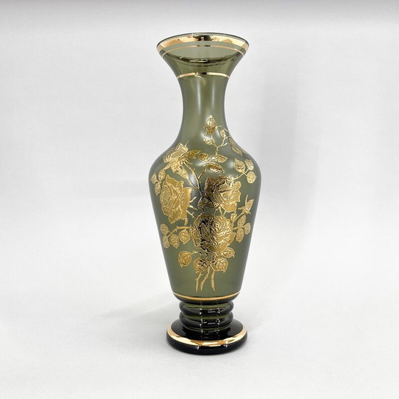 Image 1 of Vase vintage en verre vert avec décor doré, Tchécoslovaquie, années 1960