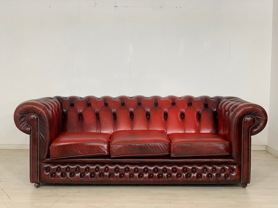 Image 1 of Original canapé chesterfield canapé en cuir 3 places oxblood