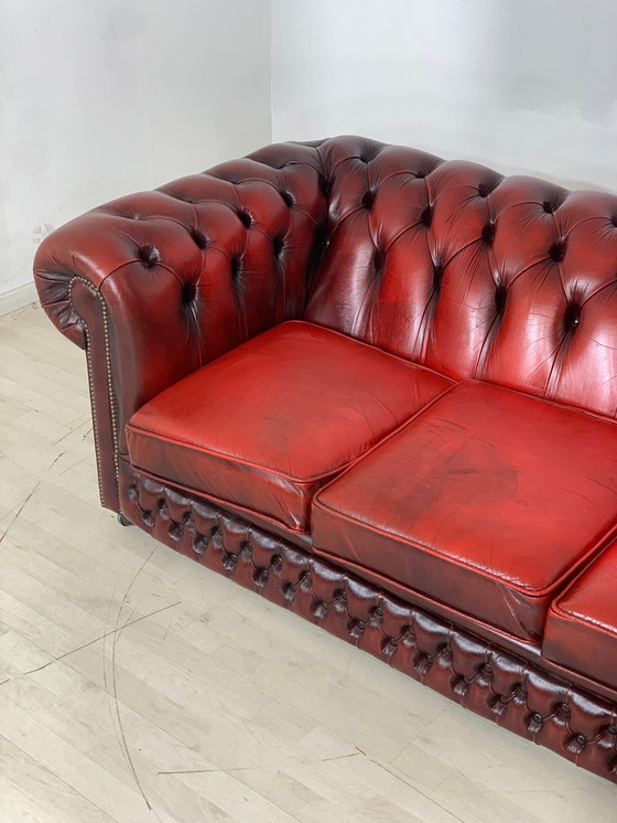 Image 1 of Original canapé chesterfield canapé en cuir 3 places oxblood