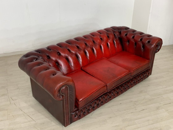 Image 1 of Original canapé chesterfield canapé en cuir 3 places oxblood