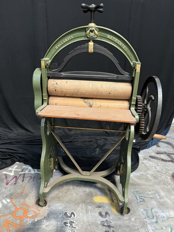 Image 1 of Antique Retro Mangle - Presse à cire vintage en vert -Hollandia