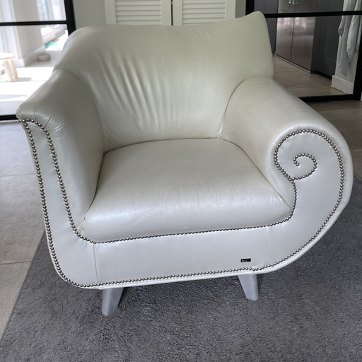 Fauteuil Bretz en cuir blanc (Pearl)