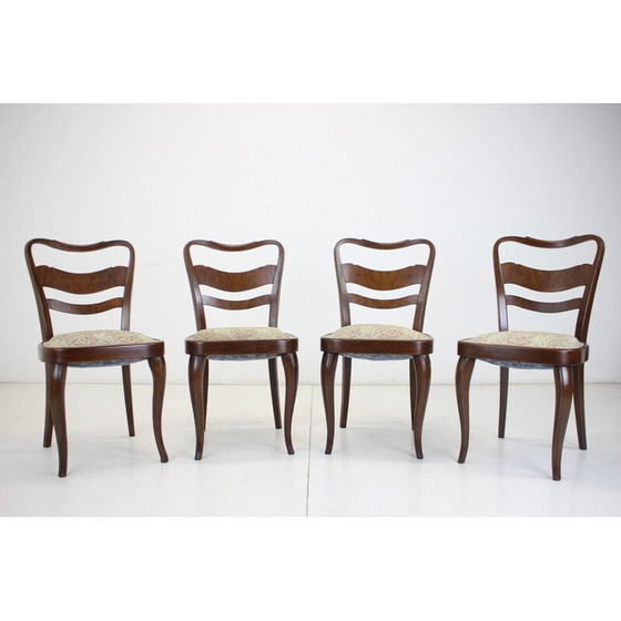 Image 1 of Ensemble de 4 chaises de salle à manger vintage en bois et tissu, Tchécoslovaquie, années 1940