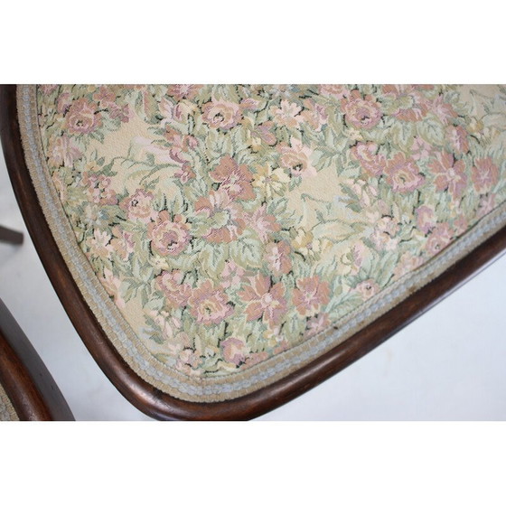 Image 1 of Ensemble de 4 chaises de salle à manger vintage en bois et tissu, Tchécoslovaquie, années 1940