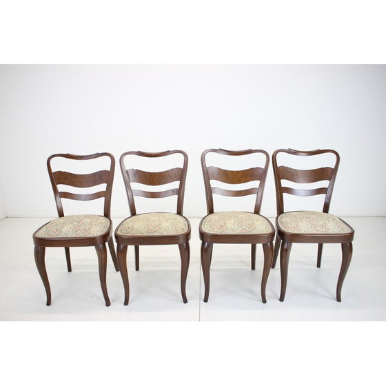 Image 1 of Ensemble de 4 chaises de salle à manger vintage en bois et tissu, Tchécoslovaquie, années 1940