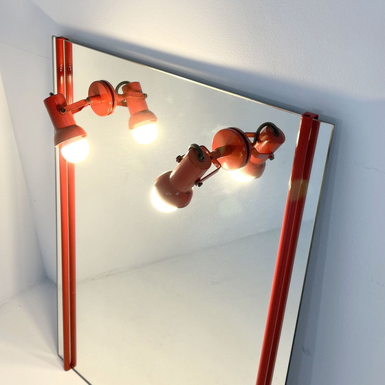 Image 1 of Miroir de courtoisie rouge en métal avec lampes réglables, 1970S