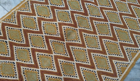 Image 1 of Tapis Berbère Motifs Losanges Tissé Mains En Laine Naturelle