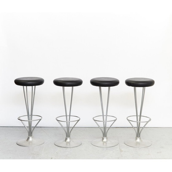 Image 1 of Ensemble de 4 tabourets de bar vintage en cuir noir par Piet Hein, 1961