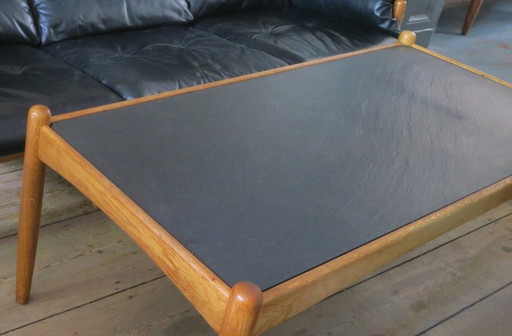 Table basse en ardoise et chêne du Mid Century par Eric Merthen, Suède 1960S