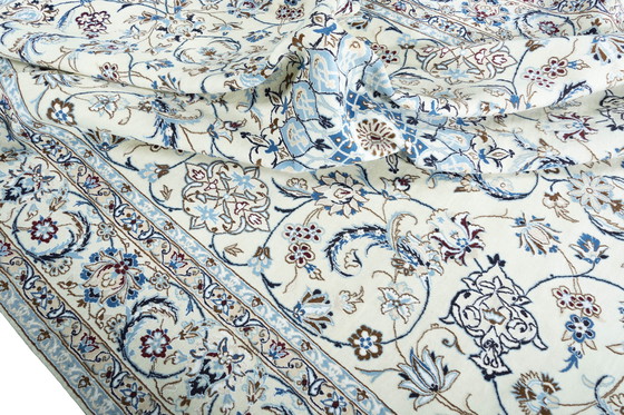 Image 1 of Tapis Naïn 9 La 368 X 246 cm noué à la main -Tapis Avec Soie