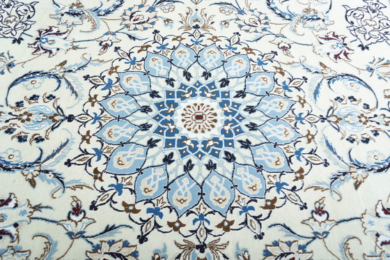 Image 1 of Tapis Naïn 9 La 368 X 246 cm noué à la main -Tapis Avec Soie