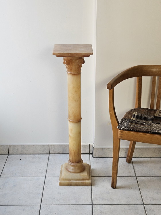 Image 1 of Français Vintage Néoclassique Base et lampe en albâtre avec abat-jour en soie - 60S