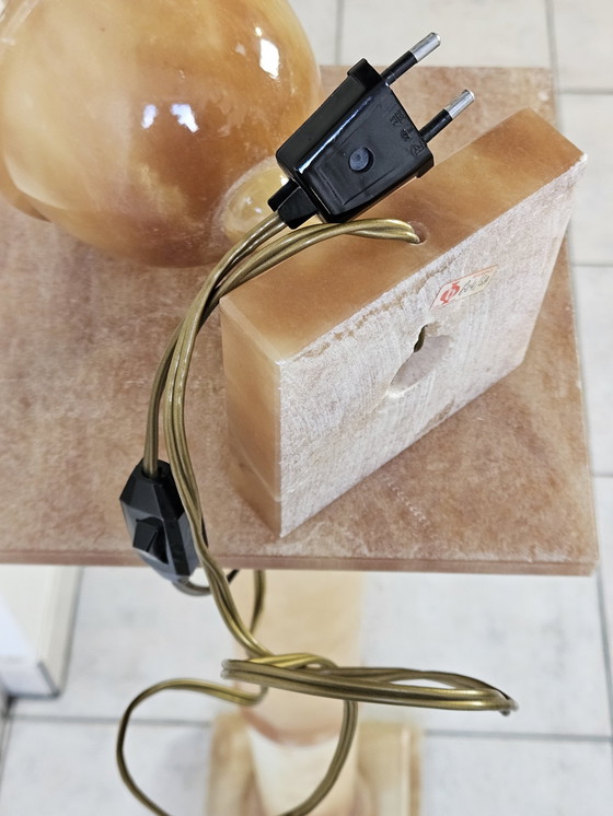 Image 1 of Français Vintage Néoclassique Base et lampe en albâtre avec abat-jour en soie - 60S