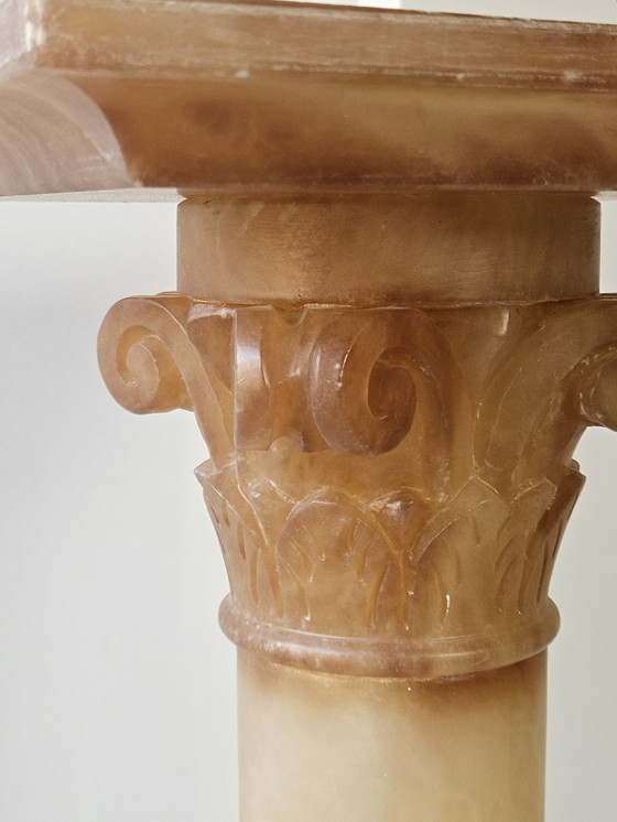 Image 1 of Français Vintage Néoclassique Base et lampe en albâtre avec abat-jour en soie - 60S