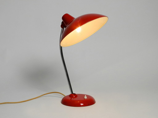 Original lampe de table classique en métal rouge Kaiser Idell modèle 6786 des années 1960