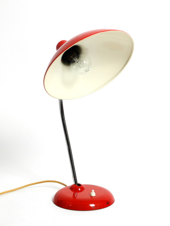 Image 1 of Original lampe de table classique en métal rouge Kaiser Idell modèle 6786 des années 1960