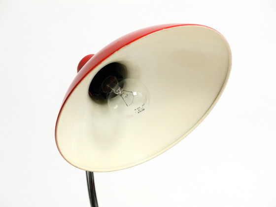 Image 1 of Original lampe de table classique en métal rouge Kaiser Idell modèle 6786 des années 1960