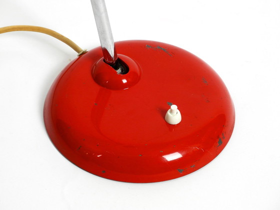 Image 1 of Original lampe de table classique en métal rouge Kaiser Idell modèle 6786 des années 1960