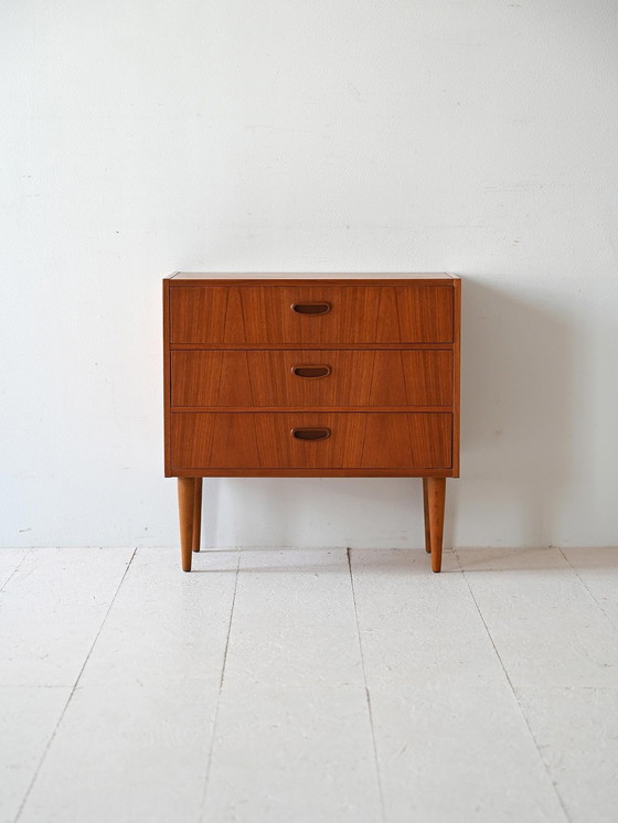 Image 1 of Table de nuit suédoise avec tiroirs