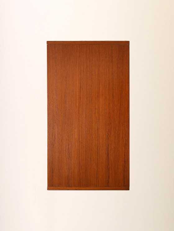 Image 1 of Table de nuit suédoise avec tiroirs