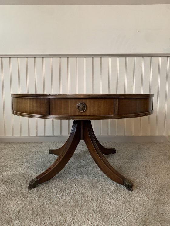 Image 1 of English Bevan Funnell Reprodux Leather Top Drum Table (Table tambour en cuir)