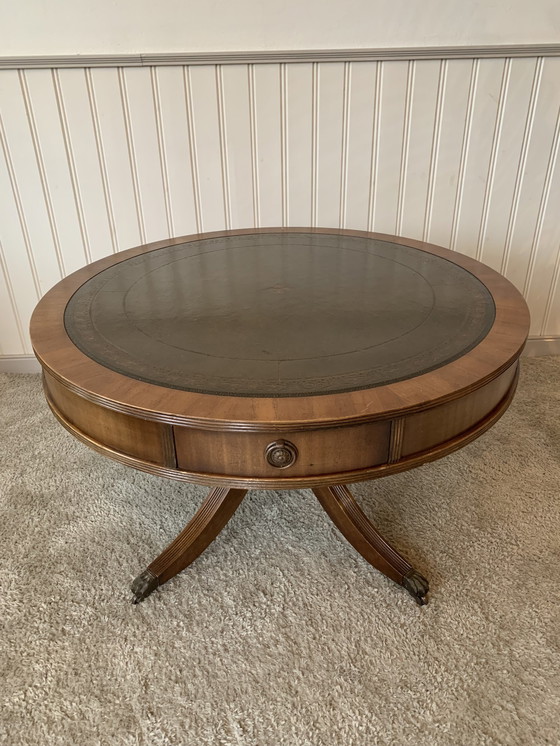 Image 1 of English Bevan Funnell Reprodux Leather Top Drum Table (Table tambour en cuir)