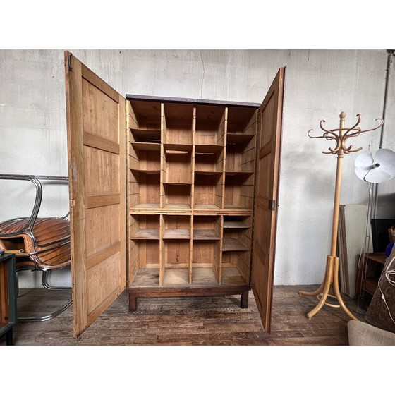 Image 1 of Armoire vintage en bois de chêne, 1950
