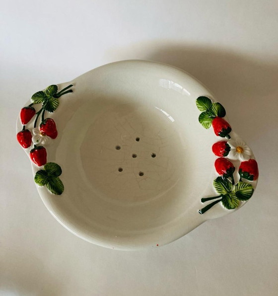 Image 1 of Bassano Ceramic Strawberry Test With Leaking Tray (Test de fraises en céramique avec plateau fuyant)