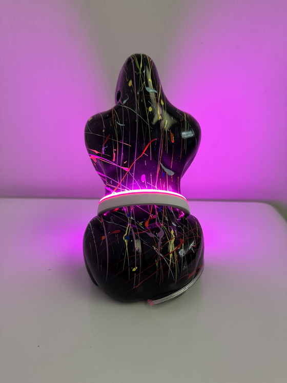 Image 1 of Sculpture d'art LED "Neon Gorilla" (gorille néon)
