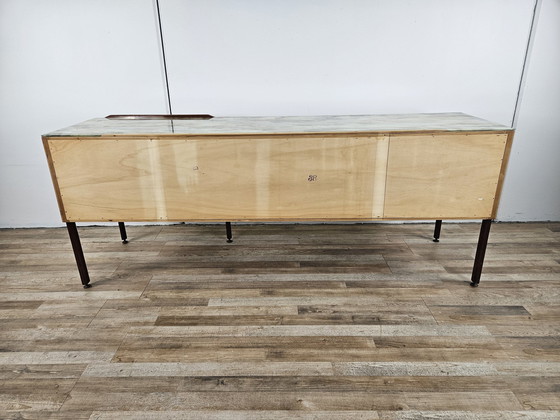 Image 1 of Commode en teck du Mid Century avec grand miroir et verre travaillé