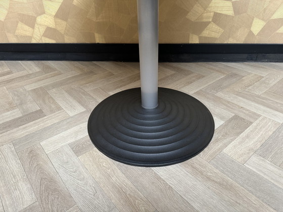 Image 1 of Table ronde design Leolux