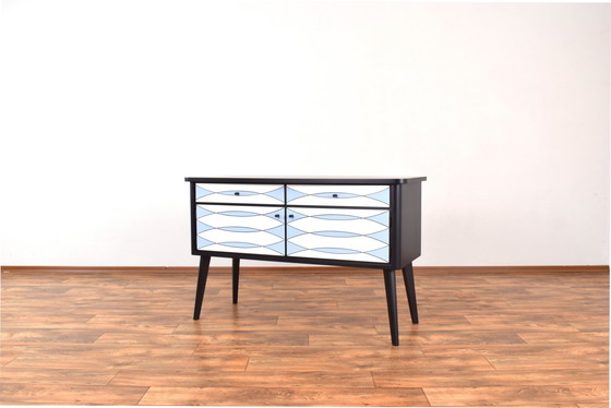 Image 1 of Mid Century Op-Art. Buffet allemand peint à la main, années 1960.