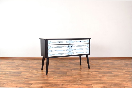 Image 1 of Mid Century Op-Art. Buffet allemand peint à la main, années 1960.