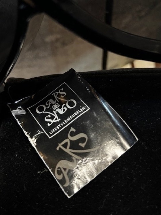 Image 1 of Ensemble de 2 chaises Pedrali modèle Queen équipées d'un coussin d'assise original en velours noir