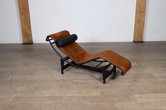 Image 1 of Cassina Lc4 Chaise Longue En Ponyskin Marron Par Le Corbusier, Charlotte Perriand