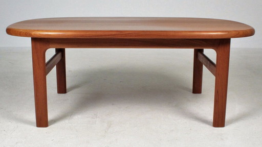 Table basse danoise Mid Century en teck par Niels Bach