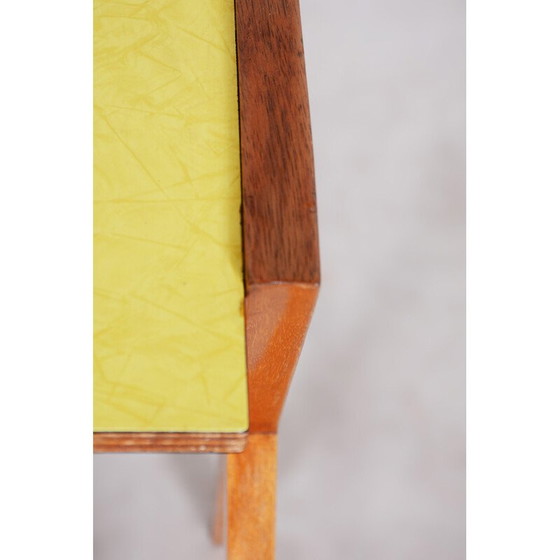 Image 1 of Table d'appoint vintage jaune en bois de hêtre et umakart, Tchécoslovaquie 1950