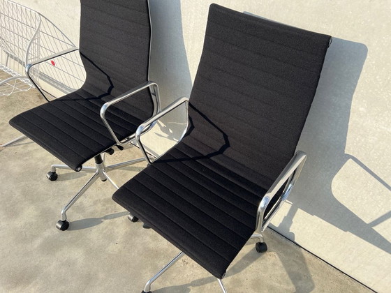 Image 1 of 2 X chaises pivotantes Vitra Eames Ea119 Hopsak