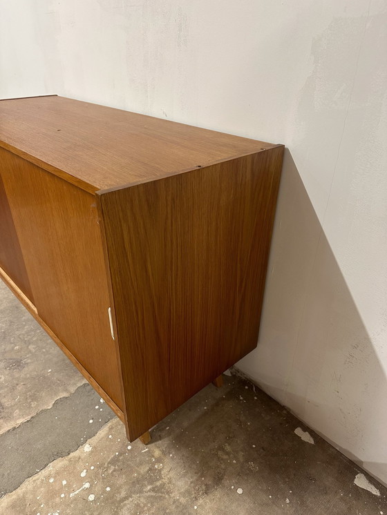 Image 1 of Buffet vintage à portes coulissantes