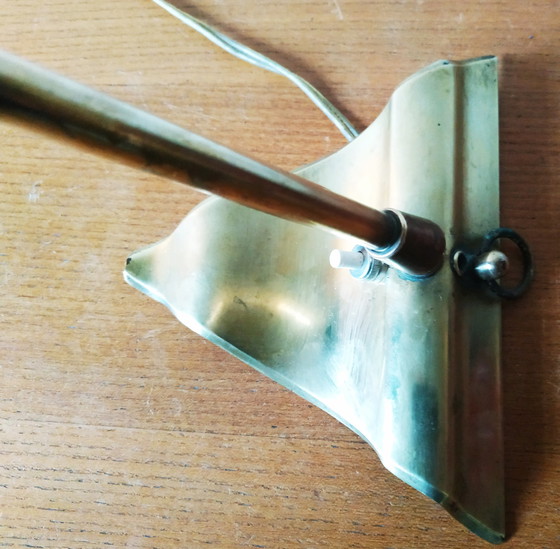 Image 1 of Lampe 1950 Vintage En Laiton Et Métal Laqué Vert Goût Mategot