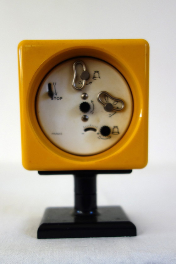 Image 1 of Superbe Réveil Jaune Sur Pied Vintage 70's JAZ