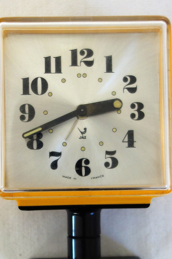 Image 1 of Superbe Réveil Jaune Sur Pied Vintage 70's JAZ