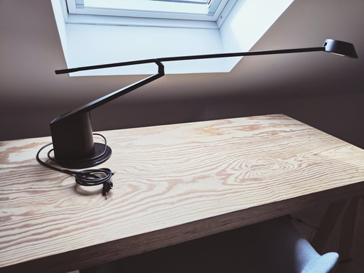 Lampe de bureau Iguzzini Ala conçue par Rodolfo Bonetto