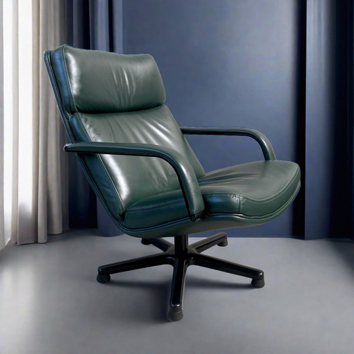 Artifort F141 fauteuil pivotant en cuir Geoffrey Harcourt