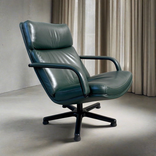 Artifort F141 fauteuil pivotant en cuir Geoffrey Harcourt