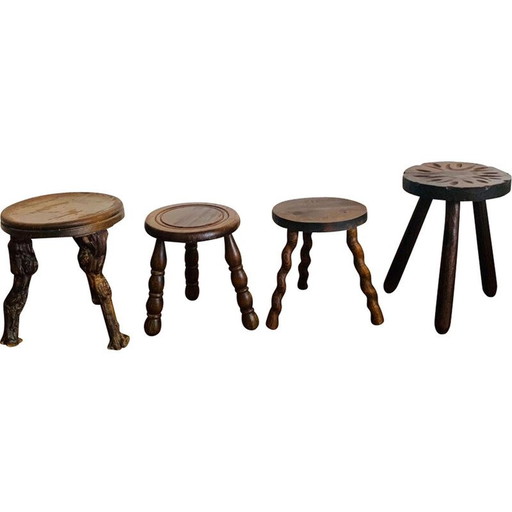 Ensemble de 4 tabourets tripodes en bois vintage