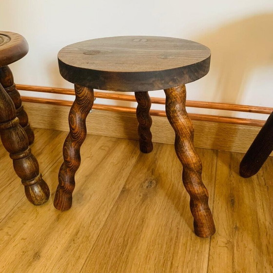 Image 1 of Ensemble de 4 tabourets tripodes en bois vintage