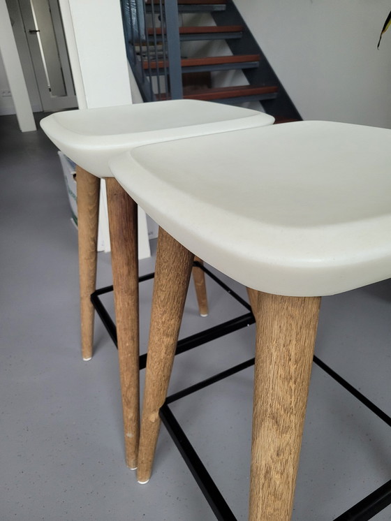 Image 1 of 2x Tabouret Pebble Par Benjamin Hubert