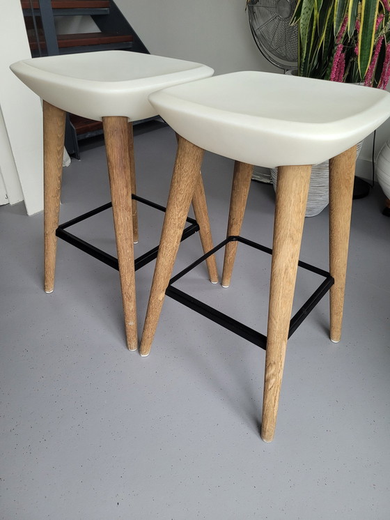 Image 1 of 2x Tabouret Pebble Par Benjamin Hubert