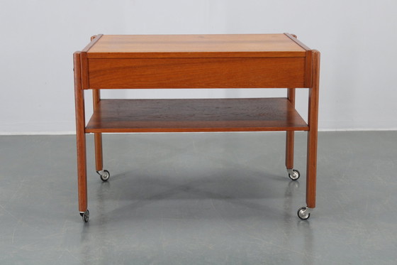 Image 1 of Chariot de couture ou table d'appoint en teck danois des années 1960